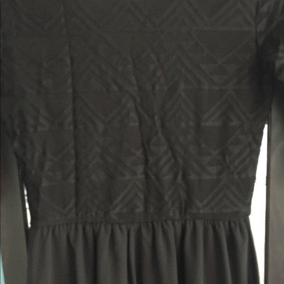 Quarter sleeve black sheer and lace dress. - Picture 4 of 4